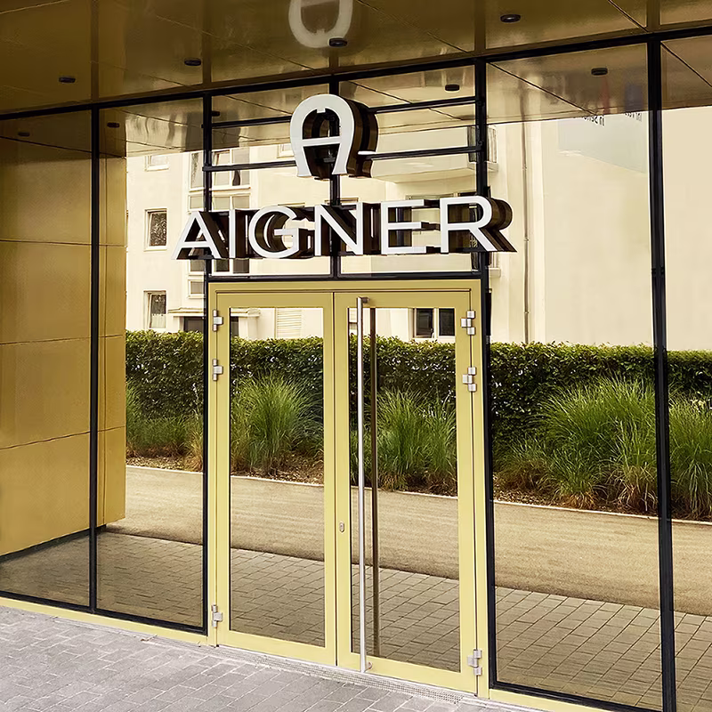 Aigner_World_Außen_final_800x800.jpg