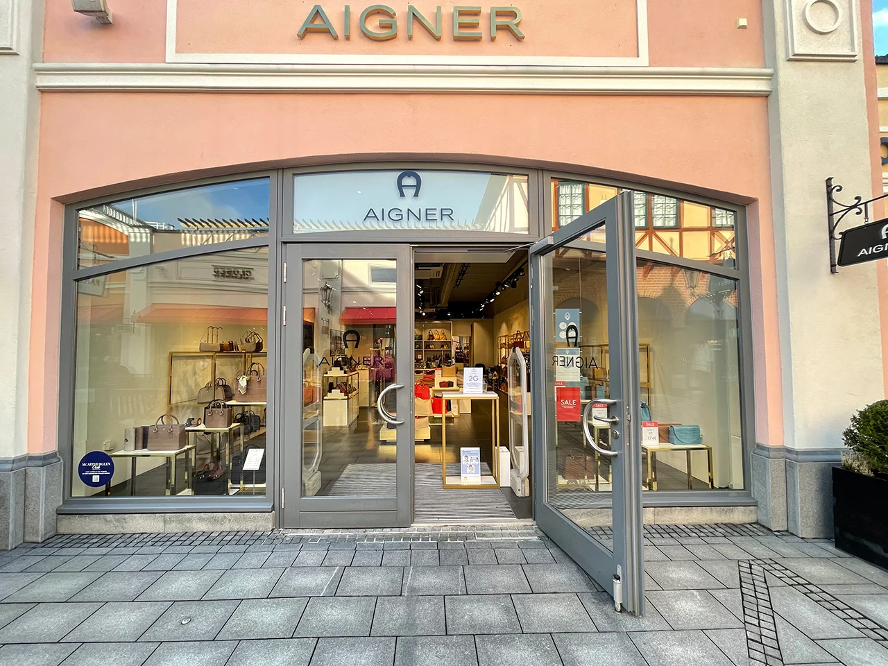aigner-neumuenster.jpg