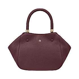 Carré Soft handbag M Photo