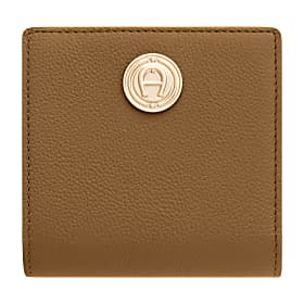 Leeloo Wallet Photo