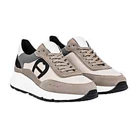 Justin Sneaker Photo