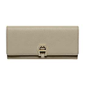 Selena Bill and Card compartment Photo