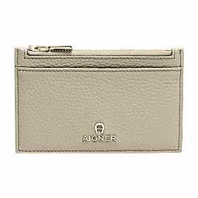 Ivy Cardholder Photo