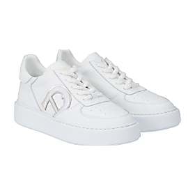 Sally Sneaker Photo