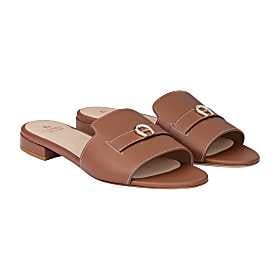 Arielle Sandal Photo