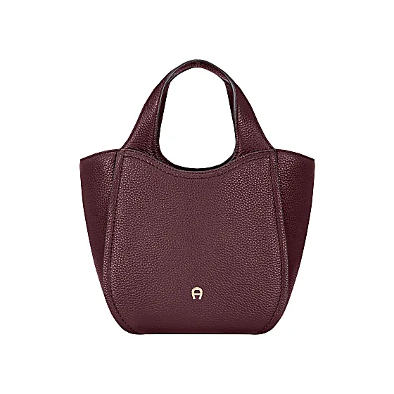 Elvina Shopper S Photo