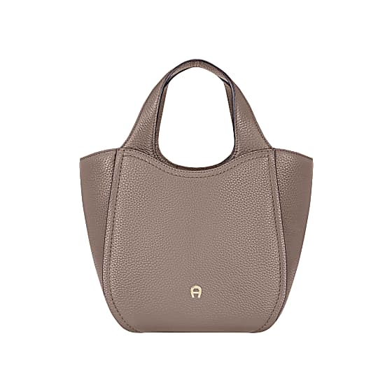 Elvina Shopper S Photo