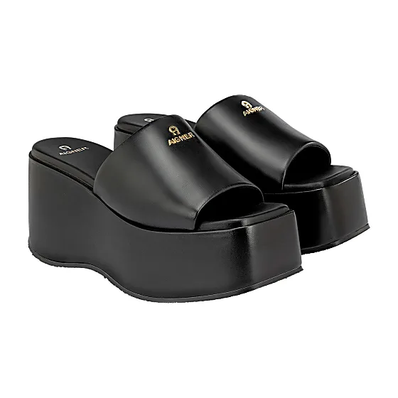 Barbara Plateau Sandals Photo