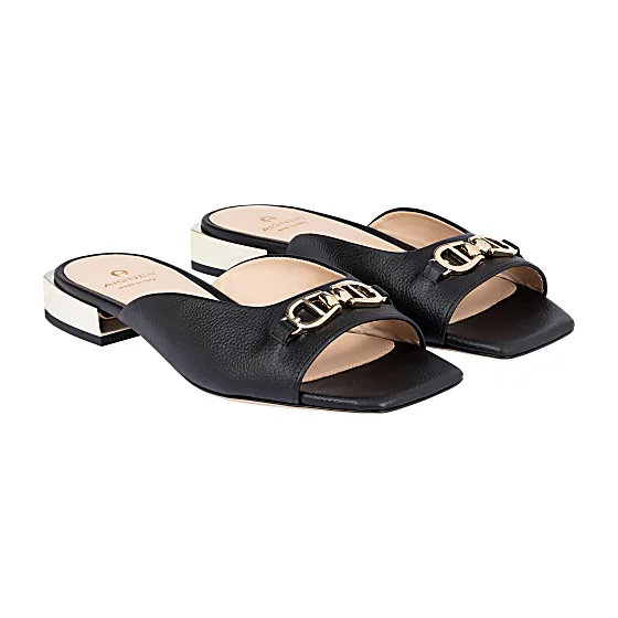 Saskia sandal Photo