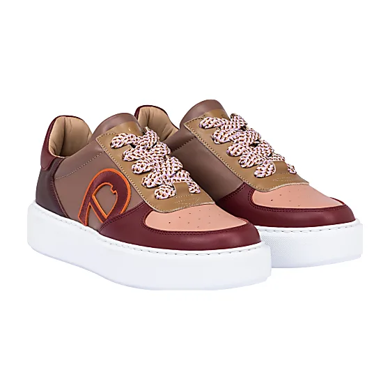 Sally Sneaker Photo