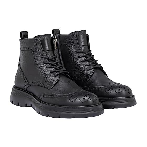Adam Boot Photo