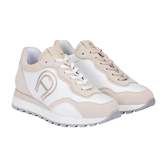 Dalia Sneaker Photo