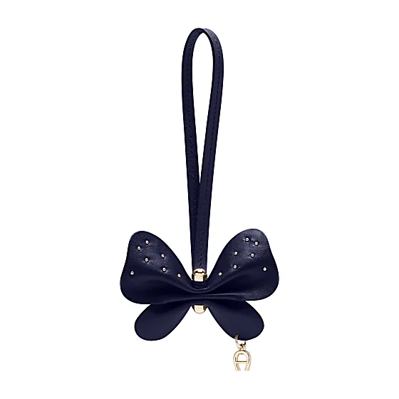 Fashion butterfly pendant Photo
