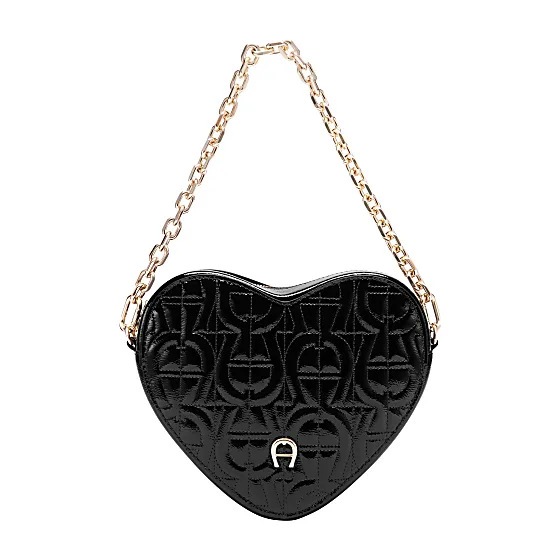 Heart Pouch Lacca Photo