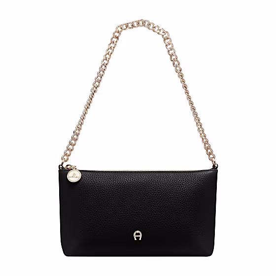 Fashion bag with chain Photo