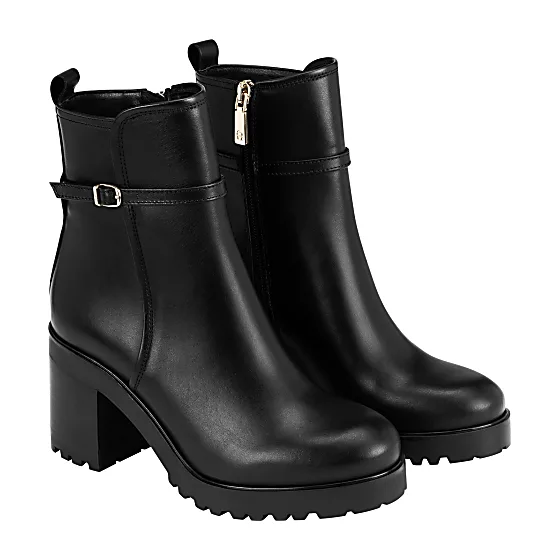 Amy Bootie Photo