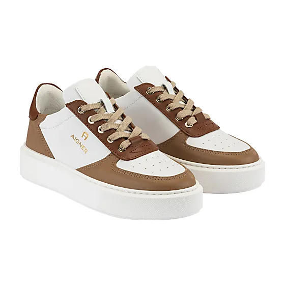 Sally Sneaker Photo
