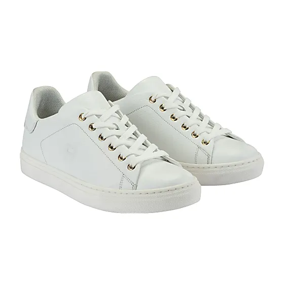 Vera Sneaker Photo