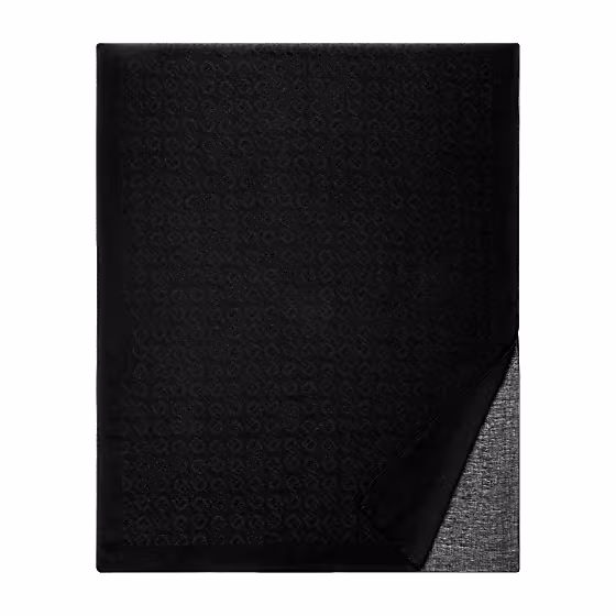 Seasonal Logo Stole M Photo