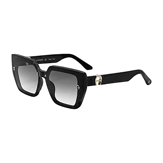 Women's sunglasses Photo