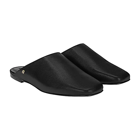 Fides Mules Photo