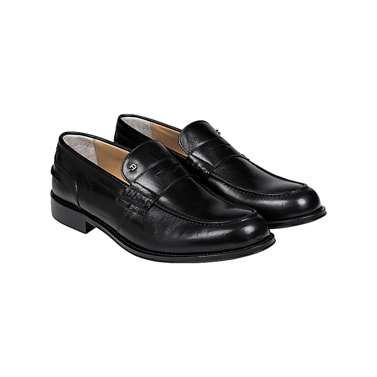 Aigner men's shoes store