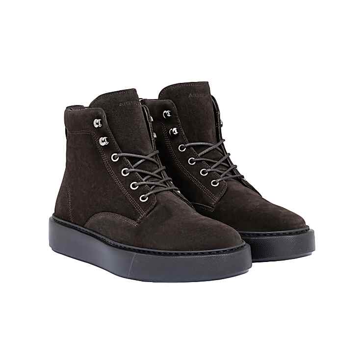 William High Top Sneaker