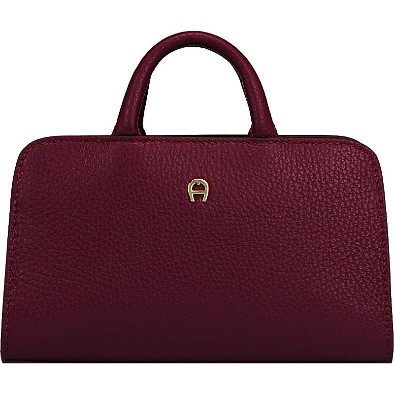 Luxury leather goods fashion and accessories Aigner