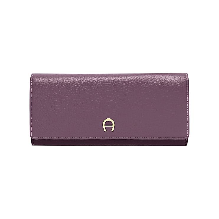 Tara Long wallet