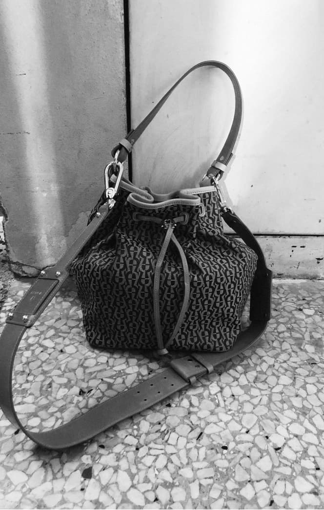 Backstage Aigner